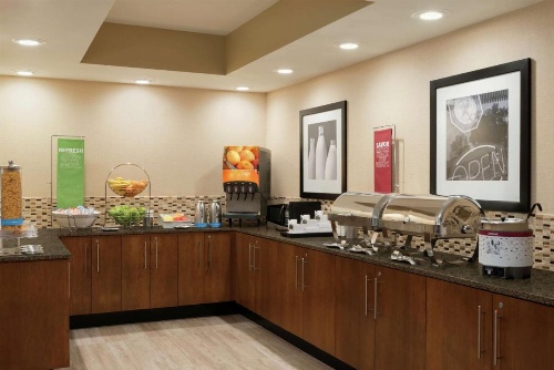 Hampton Inn By Hilton Des Moines West image 16