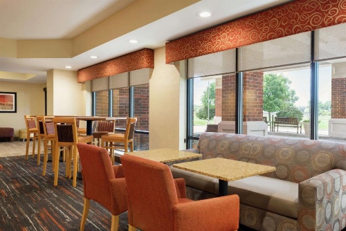 Hampton Inn By Hilton Des Moines West image 25