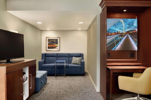 Hampton Inn By Hilton Des Moines West image 6